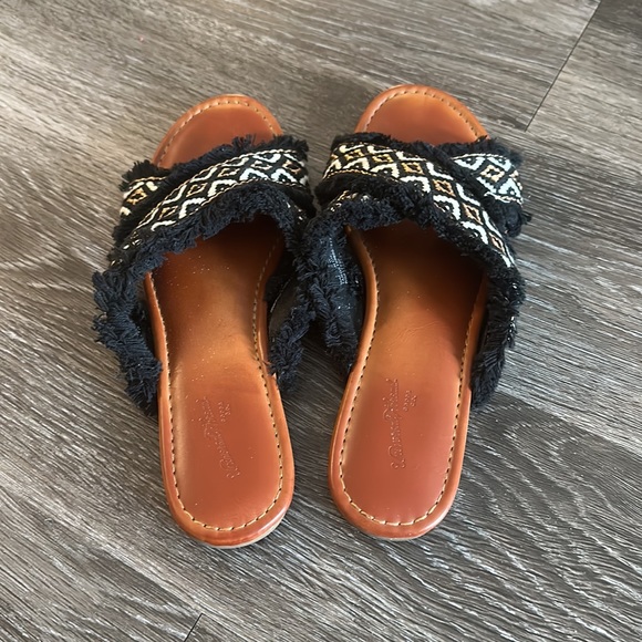 Universal Thread Sandals - Picture 3 of 4